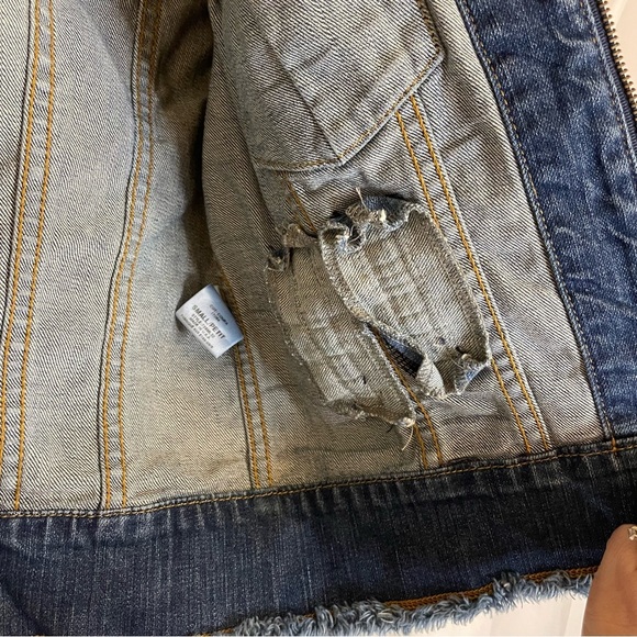 ALLEN B Women’s Jeweled Distressed Jean Jacket Cropped Sleeves Size Small - Picture 9 of 16